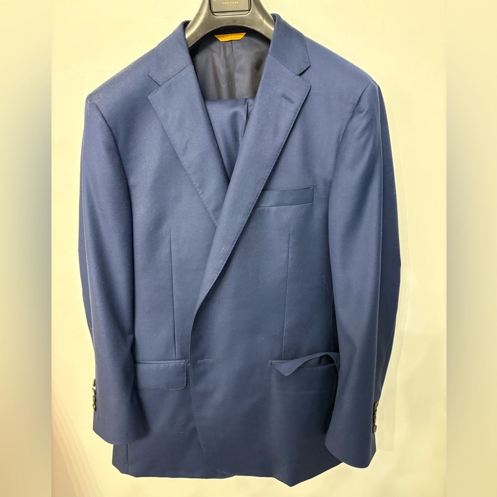 Hickey Freeman Navy Blue Suit – Size 44R (Pants 34x28, Extra Hem)